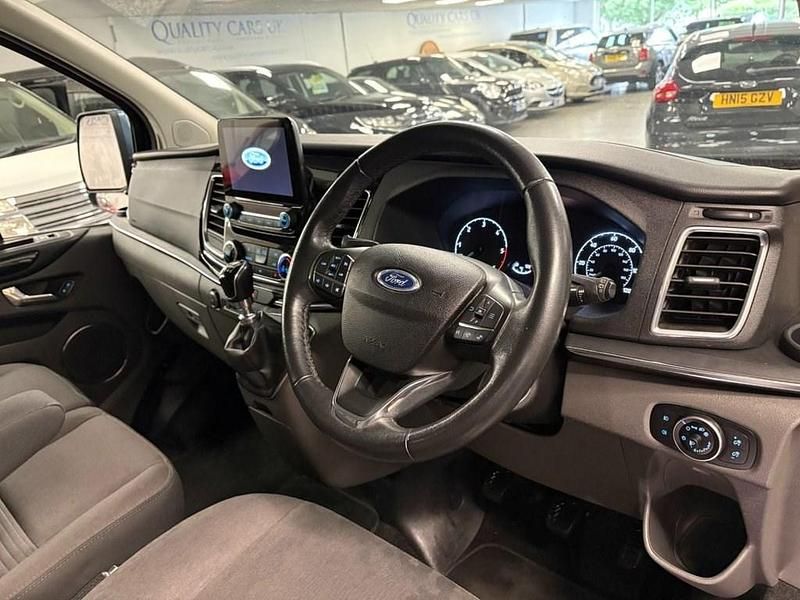 Used Ford Tourneo Custom Titanium 130 HP (95 kW) 2018 Blue Van