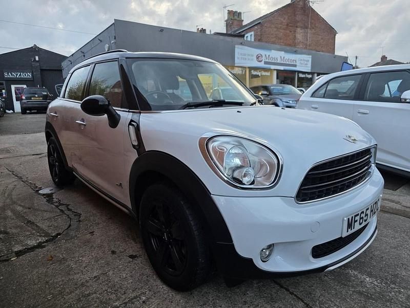White Used 2015 Mini Cooper Countryman SUV | £7,995 (Fair price) - Image 1/4