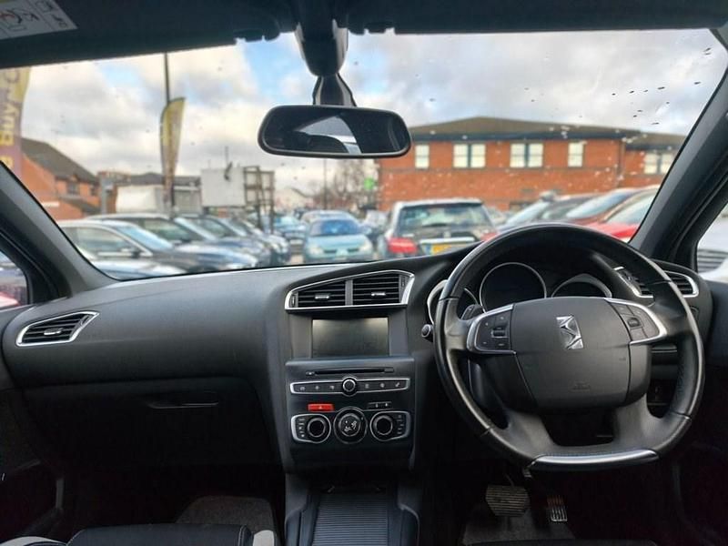 Usado Citroën DS4 115 HP (84 kW) 2015 Branco Citadino