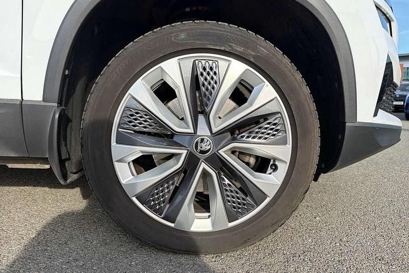 Used Skoda Karoq SE L 150 HP (110 kW) 2023 White SUV