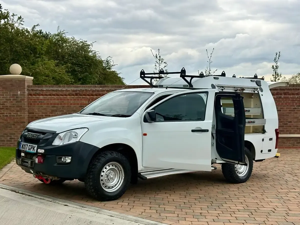 Used Isuzu D-Max 2017 White Pickup