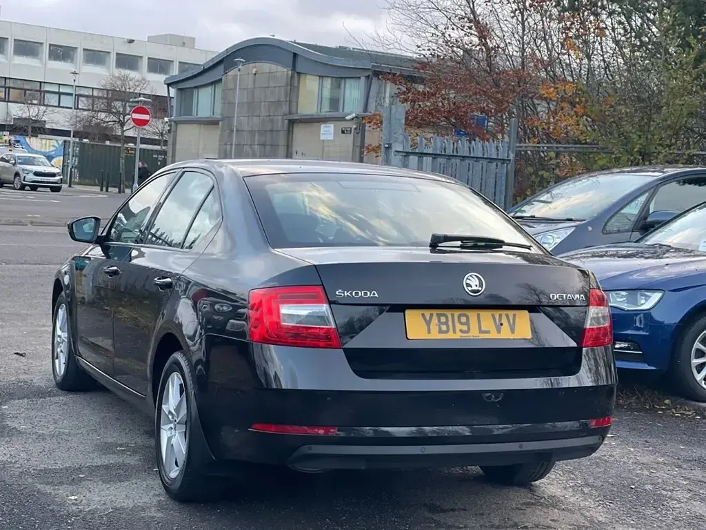 Gebraucht Skoda Octavia SE L 150 PS (110 kW) 2019 Schwarz Kleinwagen
