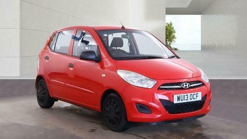 Used Hyundai i10 Classic 85 HP (62 kW) 2013 Red Hatchback