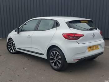 Used Renault Clio V Iconic 90 HP (66 kW) 2022 White Hatchback