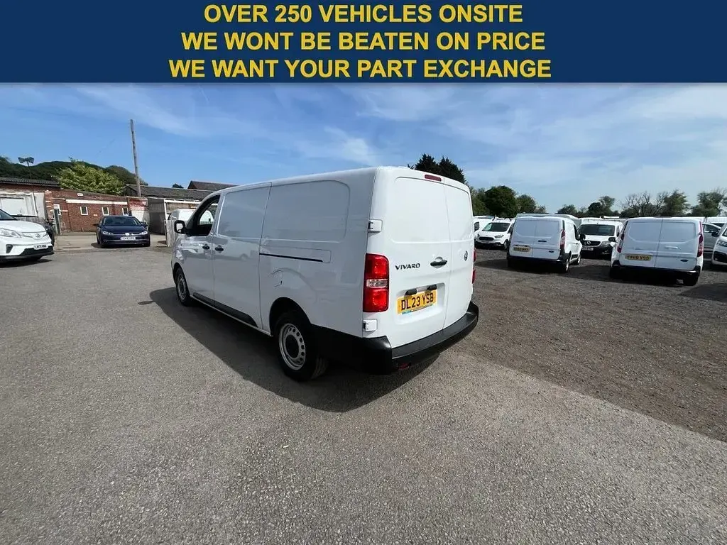 Used Vauxhall Vivaro S 100 HP (73 kW) 2023 White MPV