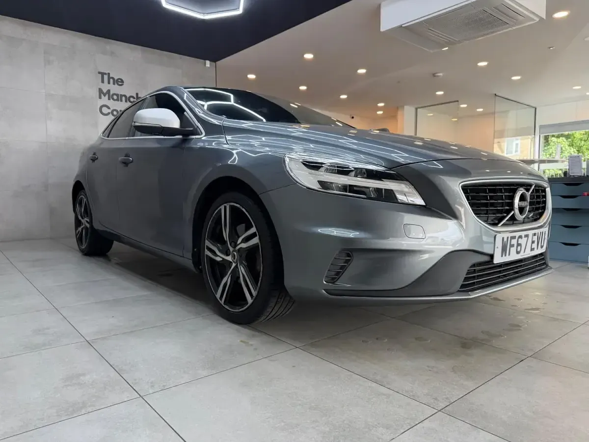 Used Volvo V40 R-Design Pro 152 HP (111 kW) 2017 Grey Hatchback