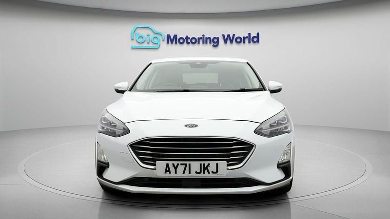 Begagnad Ford Focus Titanium X 155 HK (114 kW) 2021 Vit Halvkombi