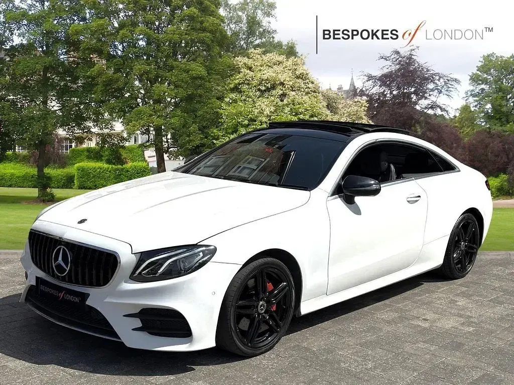Käytetty Mercedes E220 AMG line 2018 Valkoinen Coupe - kaksiovinen