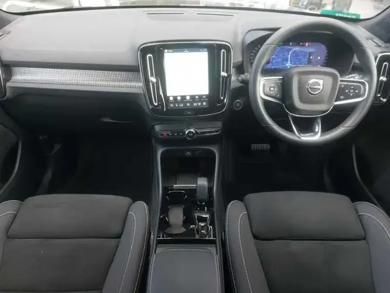 Used Volvo XC40 Plus 194 HP (142 kW) 2024 Black SUV