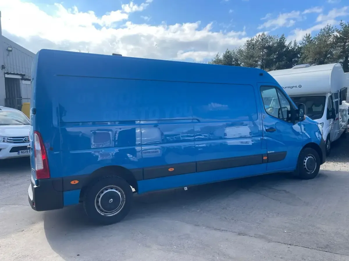Käytetty Renault Master Business 2021 Sininen Tila-auto