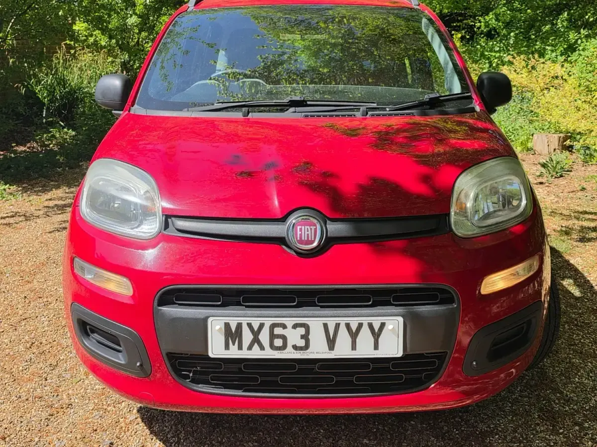Usado Fiat Panda Easy 69 HP (50 kW) 2013 Vermelho Citadino