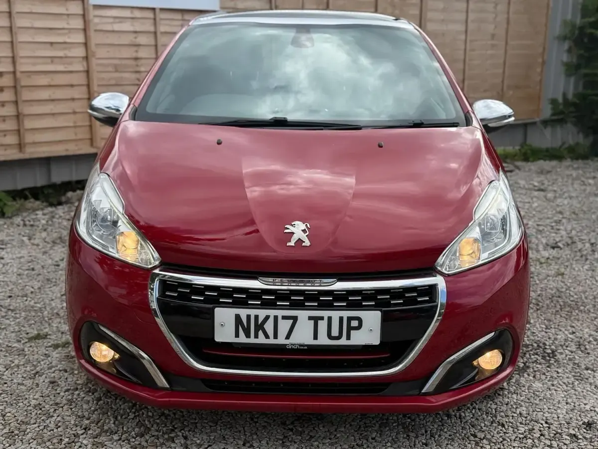 Used Peugeot 208 Prestige 2017 Red Hatchback