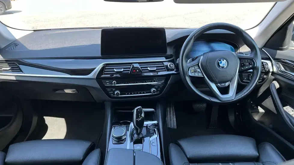 Used BMW 530e Comfort Edition 288 HP (211 kW) 2023 Black Estate