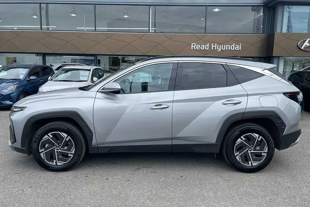 Used Hyundai Tucson Advanced 215 HP (158 kW) 2025 Silver SUV