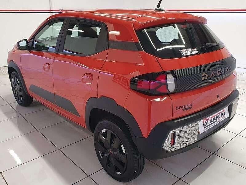 Used Dacia Spring Extreme 47 kW (65 HP) 2024 Red Hatchback