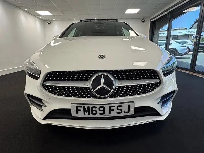 Used Mercedes B200 AMG Line Premium Plus 163 HP (119 kW) 2020 White Hatchback