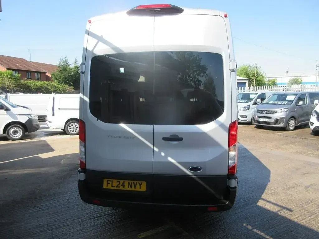 Begagnad Ford Transit Limited 165 HK (121 kW) 2024 Silver