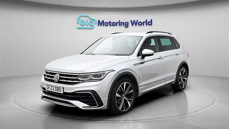Usado VW Tiguan R-line 150 CV (110 kW) 2023 Plateado SUV