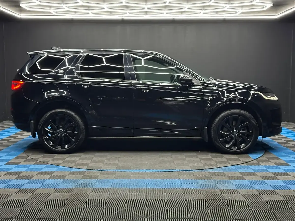 Used Land Rover Discovery 5 HSE Dynamic 2019 Black SUV