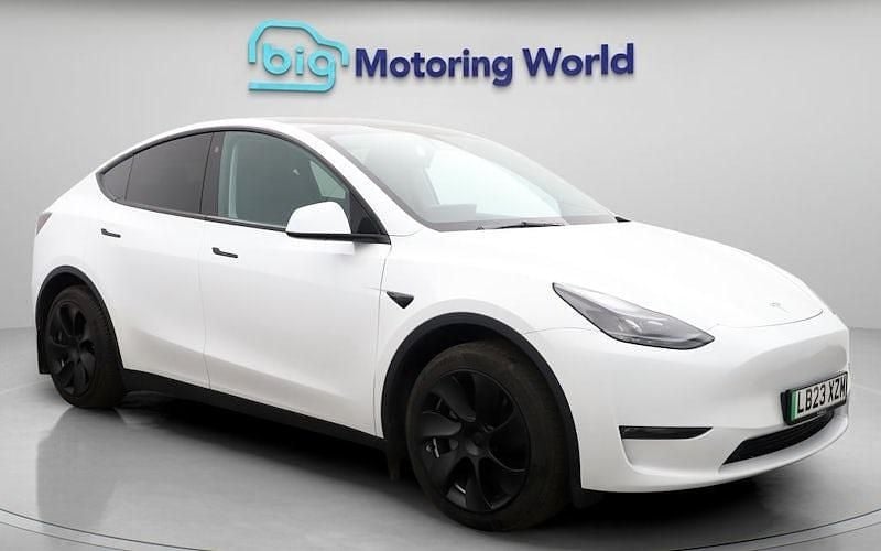 Used 2025 Tesla Model Y Long Range AWD SUV | £29,400 (Good price) - Image 1/4
