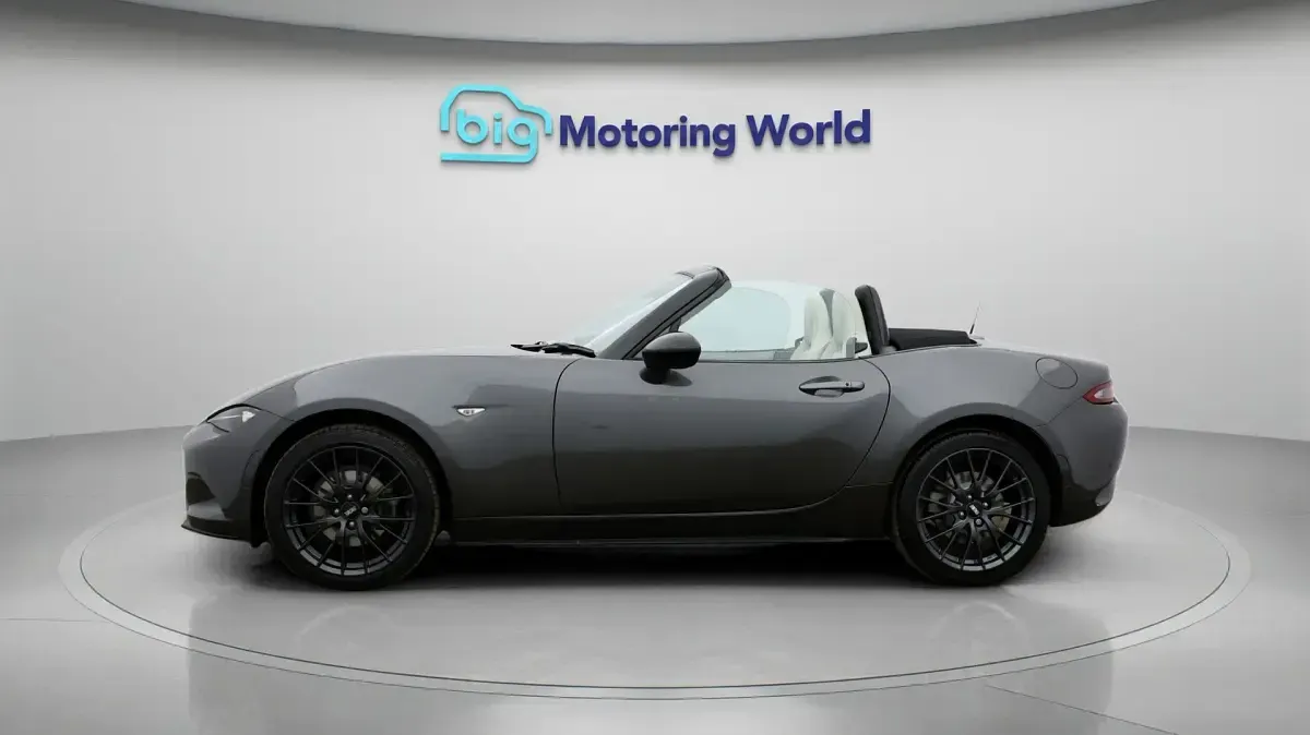 Käytetty Mazda MX5 Inclusive 184 HP (135 kW) 2022 Harmaa Avoauto