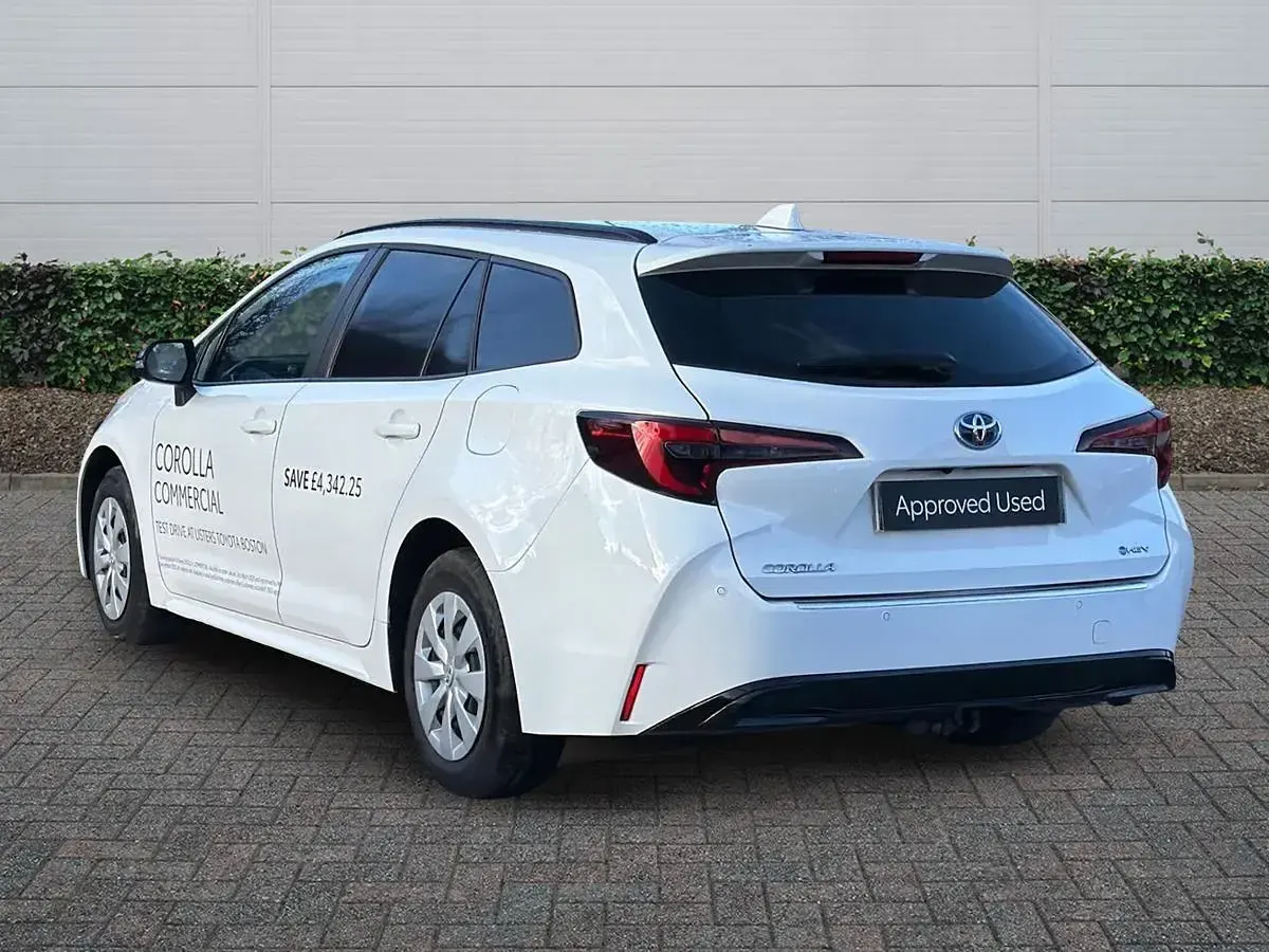Used Toyota Corolla 140 HP (102 kW) 2025 White