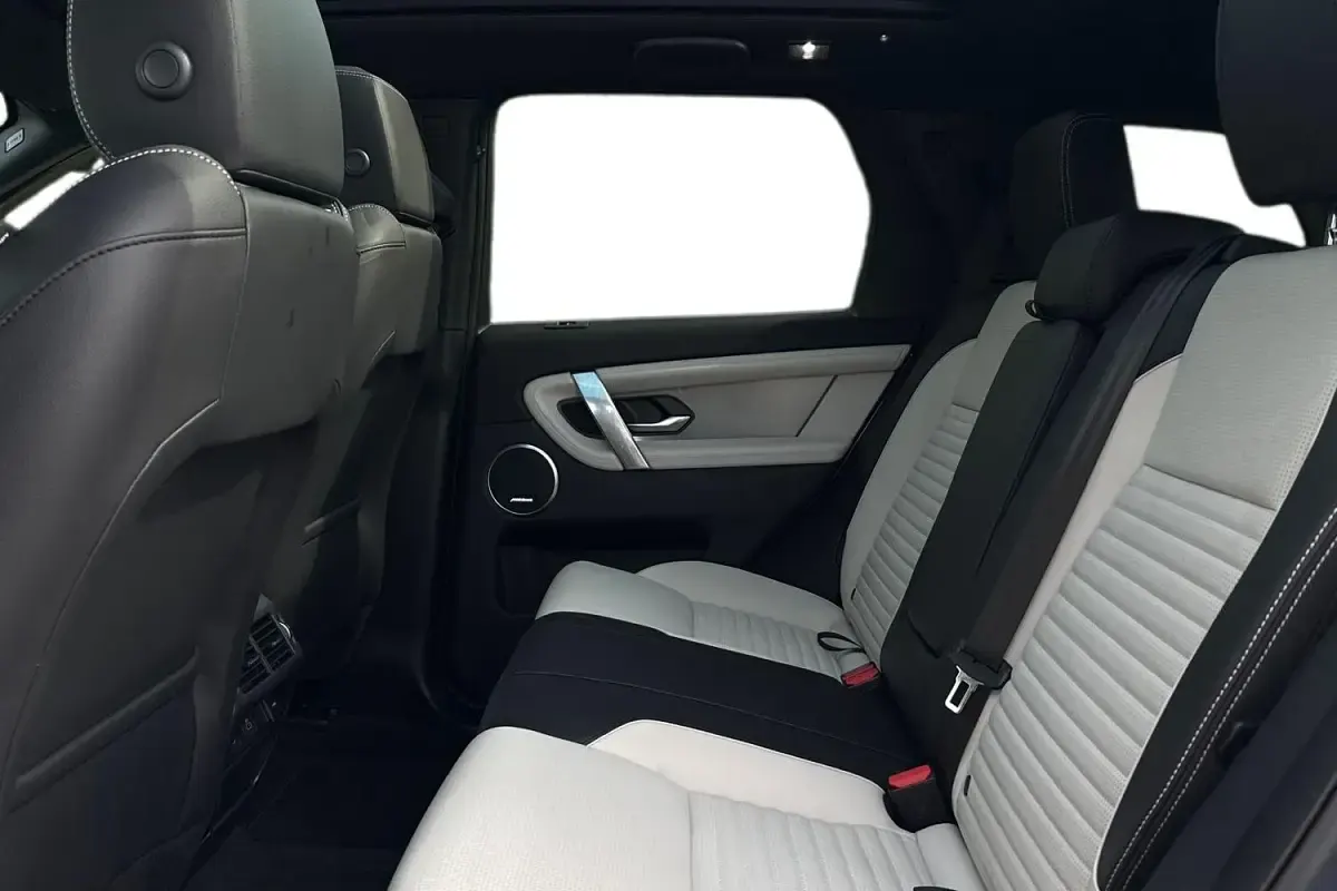 Used Land Rover Discovery Sport SE Dynamic 2026 Blue SUV