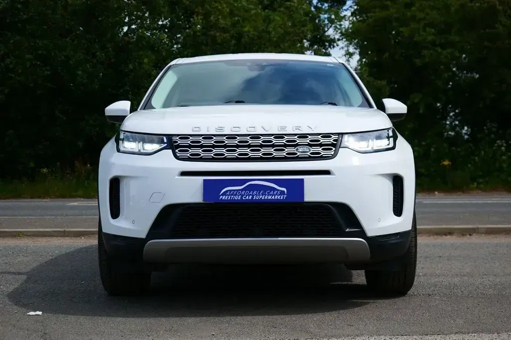 Used Land Rover Discovery 5 S 150 HP (110 kW) 2020 White SUV