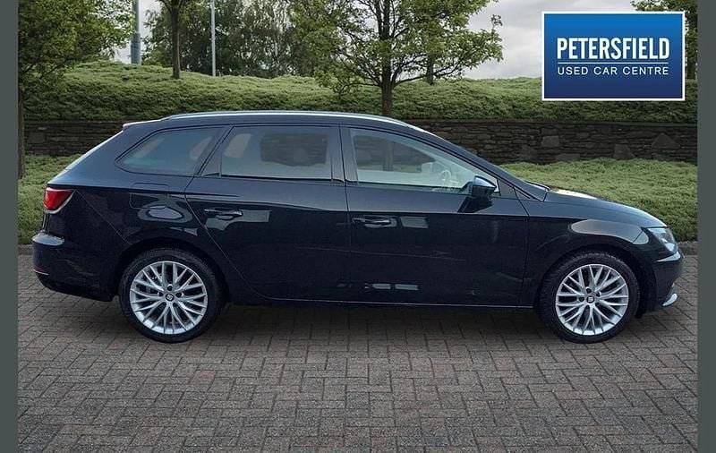 Used Seat Leon ST SE Dynamic 128 HP (94 kW) 2019 Black Estate