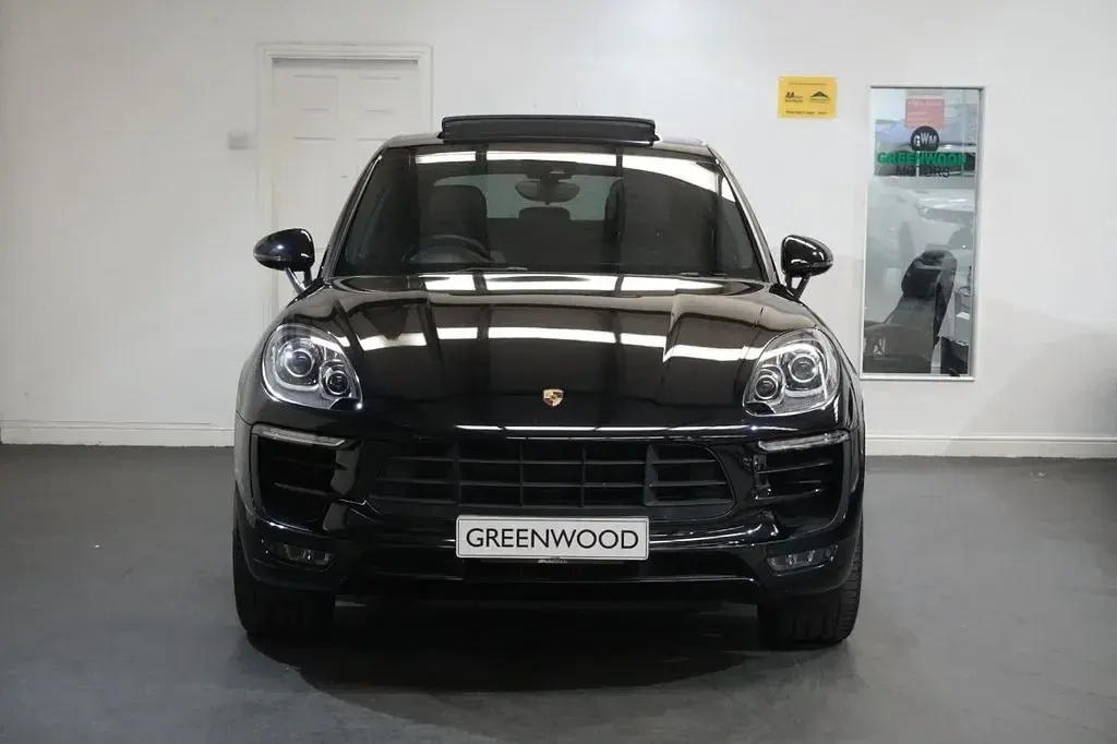 Used Porsche Macan 258 HP (189 kW) 2016 Black SUV