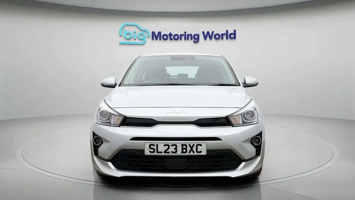 Used Kia Rio 84 HP (61 kW) 2022 Silver Hatchback