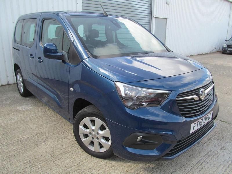 Blue Used 2019 Vauxhall Combo S MPV | £10,995 (Fair price) - Image 1/4