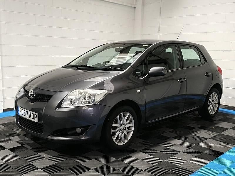 Used Toyota Auris 124 HP (91 kW) 2007 Grey Hatchback