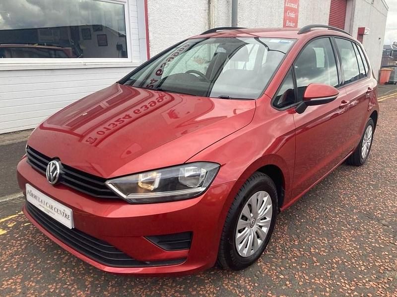 Used VW Golf Sportsvan S 108 HP (79 kW) 2015 Red MPV