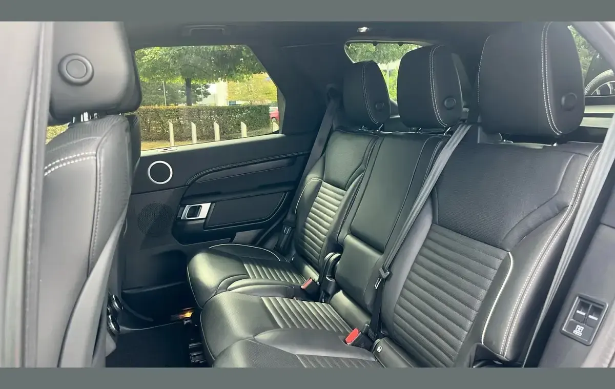 Used Land Rover Discovery 296 HP (217 kW) 2023 Grey SUV