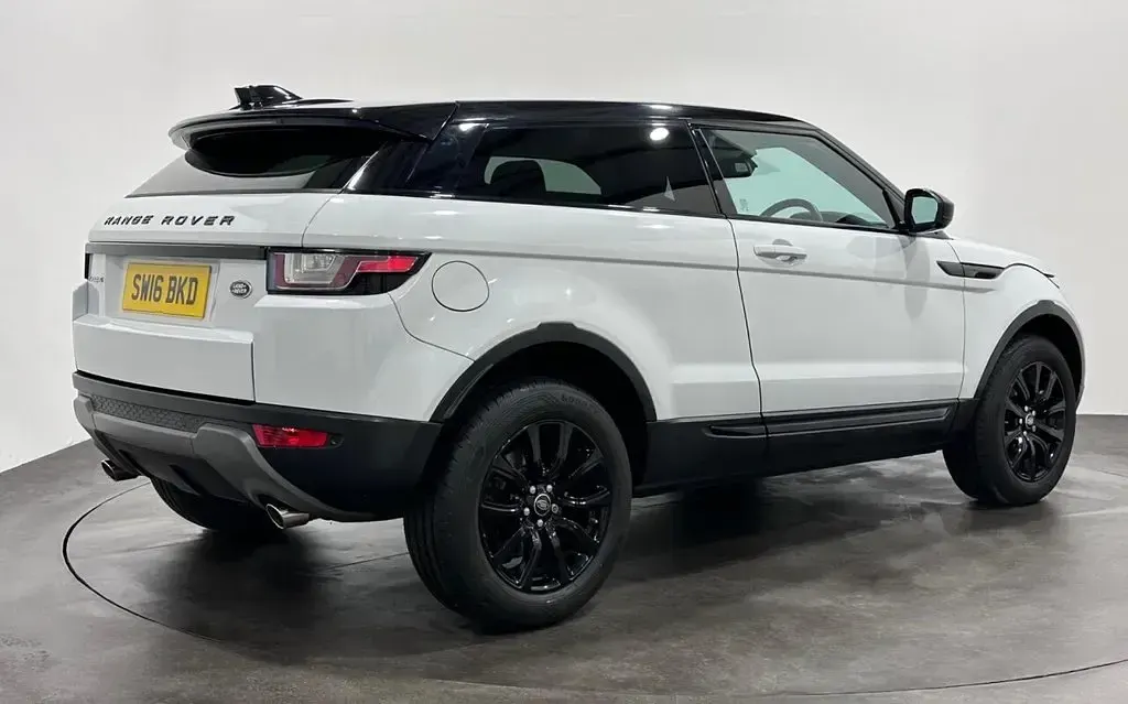 Used Land Rover Range Rover evoque SE 180 HP (132 kW) 2016 White Coupe