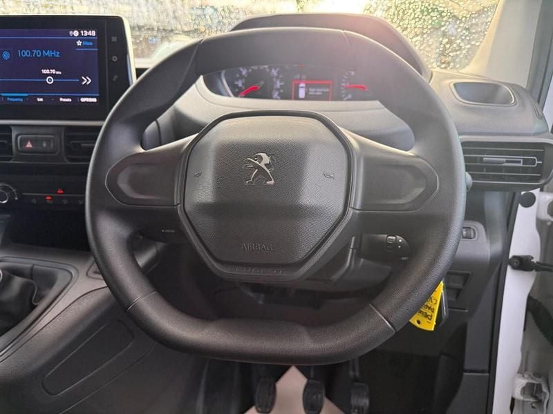 Used Peugeot Partner Premium 2022 White MPV
