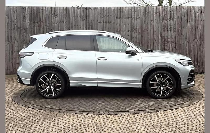 Used VW Tiguan R-line 150 HP (110 kW) 2025 Silver SUV