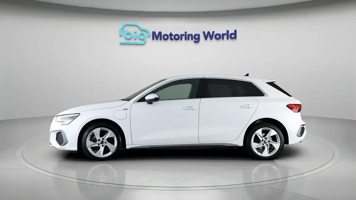 Used Audi A3 Sportback e-tron S-Line 201 HP (147 kW) 2024 Hatchback
