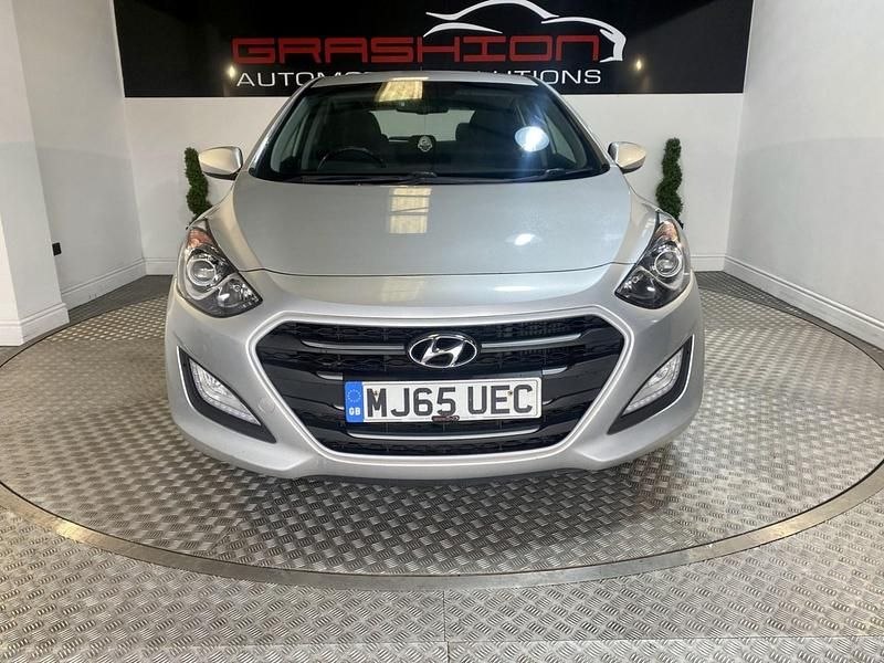 Used Hyundai i30 SE 110 HP (80 kW) 2015 Silver Hatchback