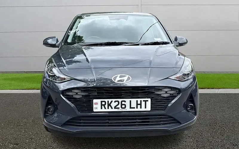 Neu Hyundai i10 Premium 79 PS (58 kW) 2026 Grau Kleinwagen