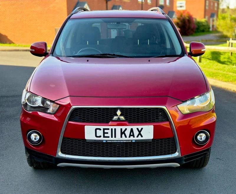 Used Mitsubishi Outlander 2011 Red SUV