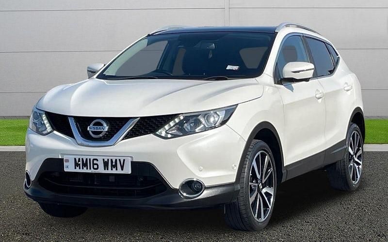 Used Nissan Qashqai Tekna 116 HP (85 kW) 2016 White SUV
