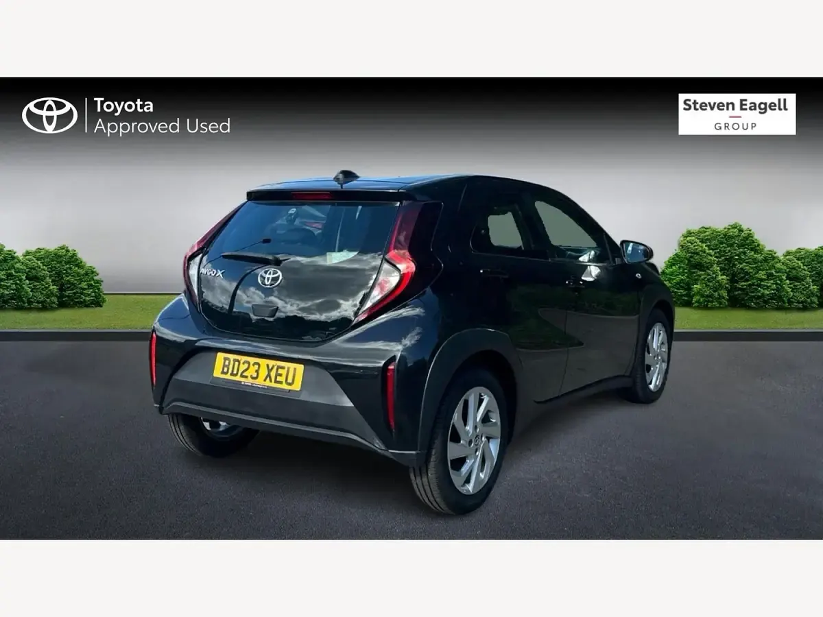 Used Toyota Aygo X PURE 72 HP (52 kW) 2023 Black SUV