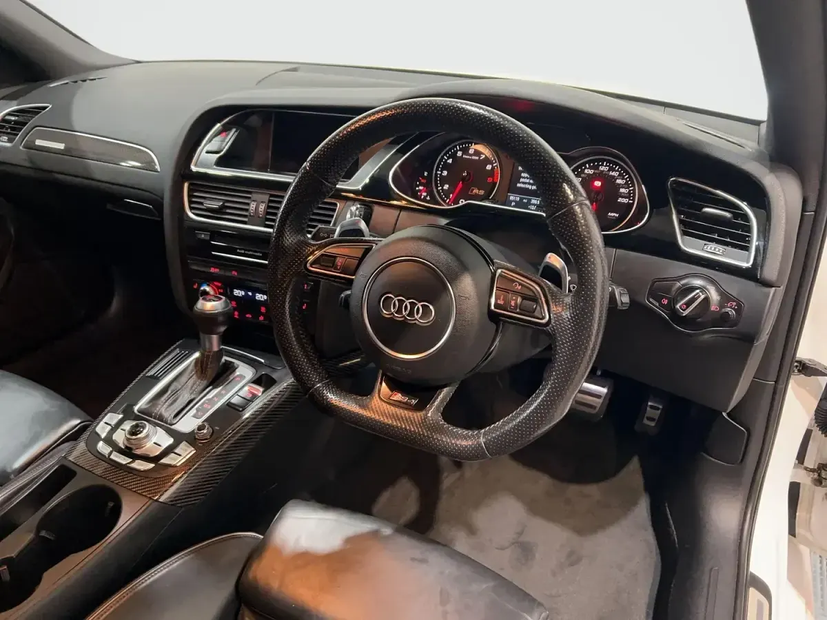 Used Audi RS4 Comfort 444 HP (326 kW) 2015 White Estate