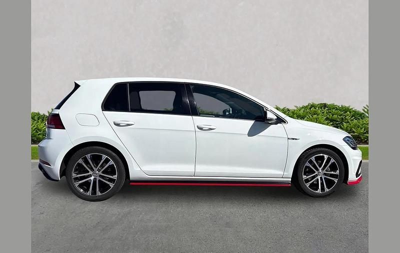 Used VW Golf VIII R-line Edition 147 HP (108 kW) 2020 White Hatchback