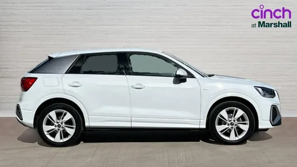 Used Audi Q2 S-Line 150 HP (110 kW) 2023 White SUV