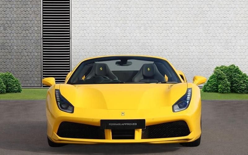 Used Ferrari 488 670 HP (492 kW) 2018 Yellow Cabriolet