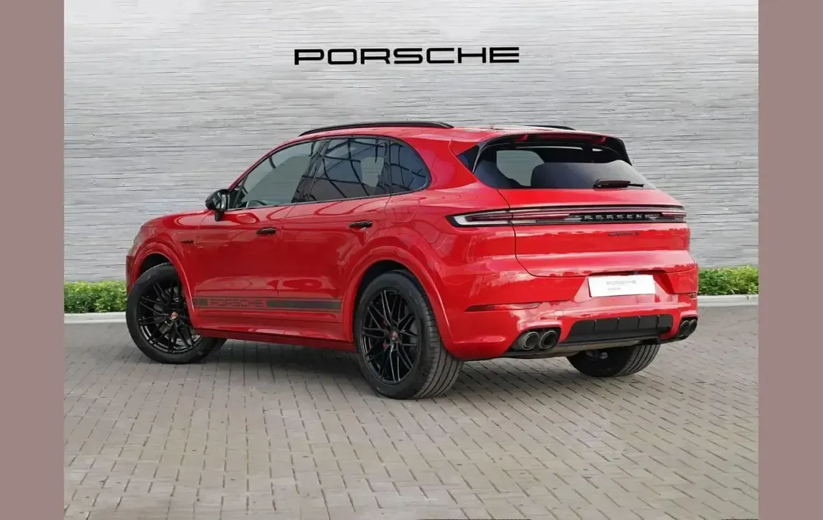 Used Porsche Cayenne Black Edition 512 HP (376 kW) 2025 Red SUV
