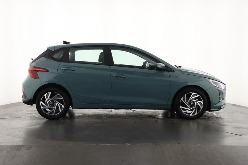 Used Hyundai i20 Advanced 90 HP (66 kW) 2025 Green Hatchback